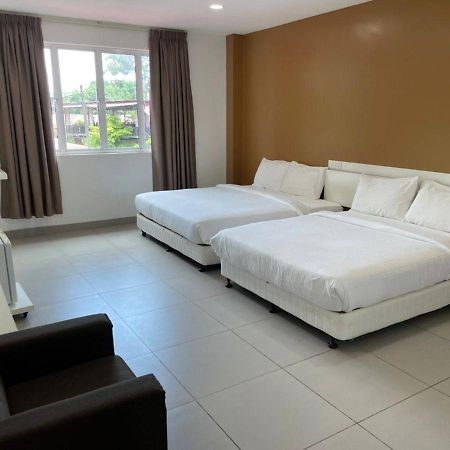 Melati Tanjong Beach Resort Пантай-Ченанг Екстер'єр фото